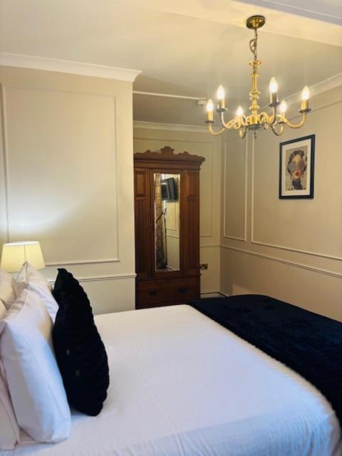 Inn The By Greene King Coleshill